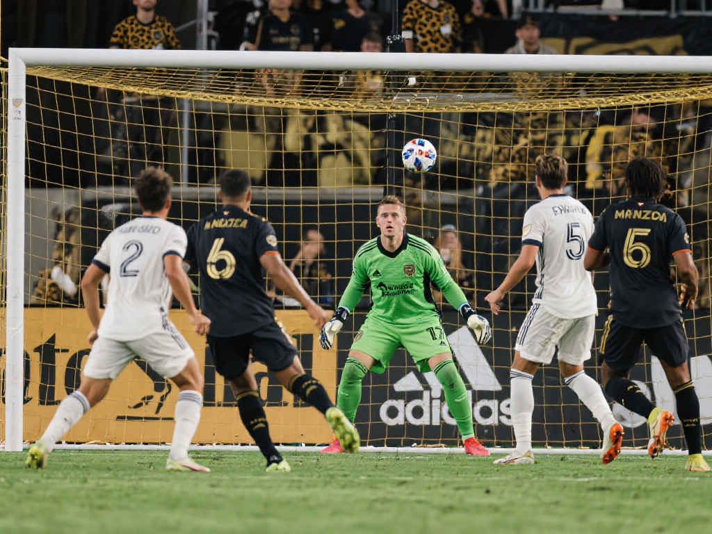 生涯往往充 生涯往往充